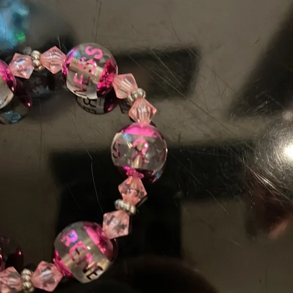 Beaded breast cancer awareness bracelet - Picture 2 of 4